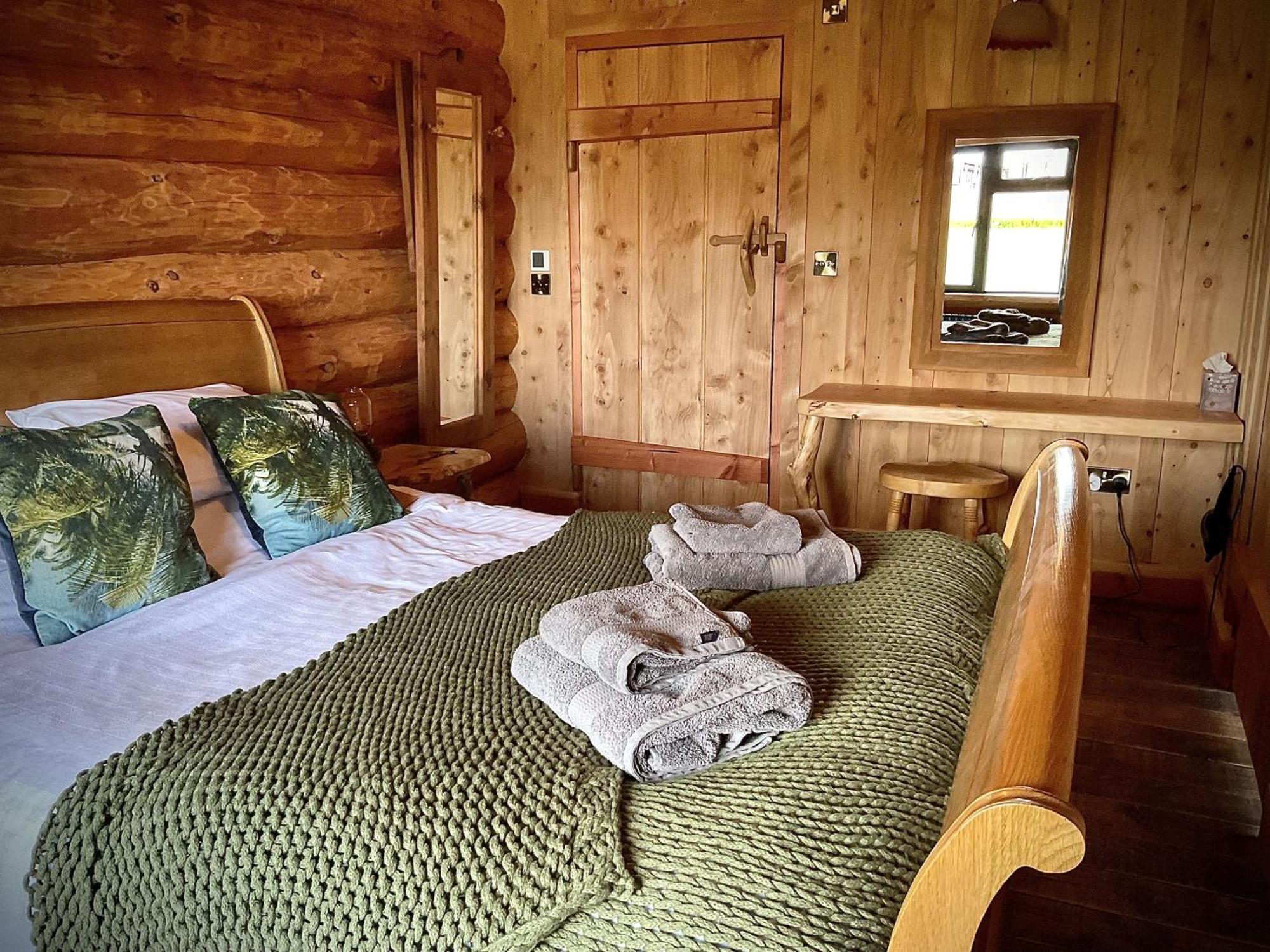 Rowan - Tedstone Log Cabins Bromyard Ngoại thất bức ảnh